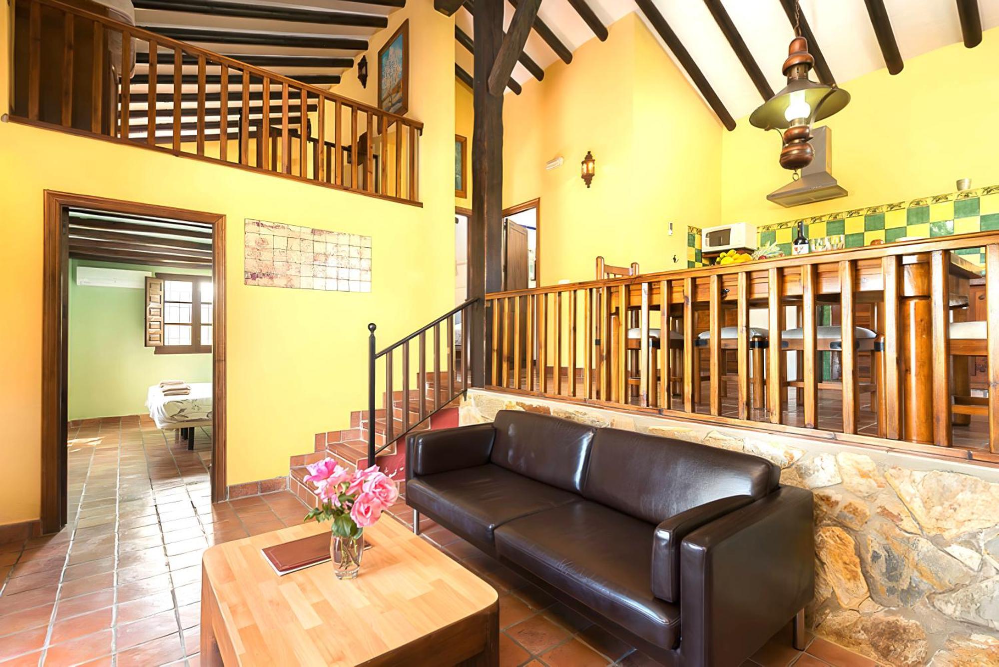 Rural Cottage, With Pool & Optional Private 6 Guests Jacuzzi Tolox Exterior photo