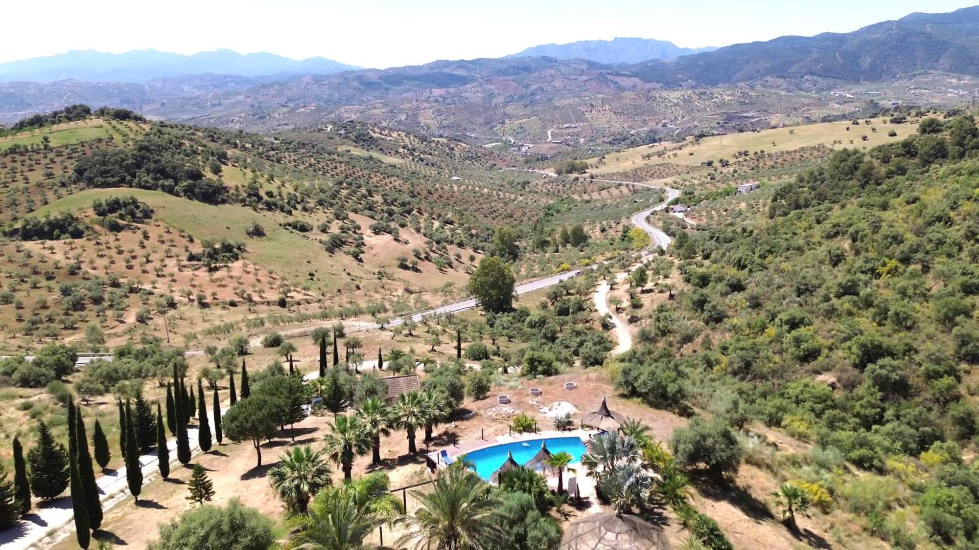 Rural Cottage, With Pool & Optional Private 6 Guests Jacuzzi Tolox Exterior photo
