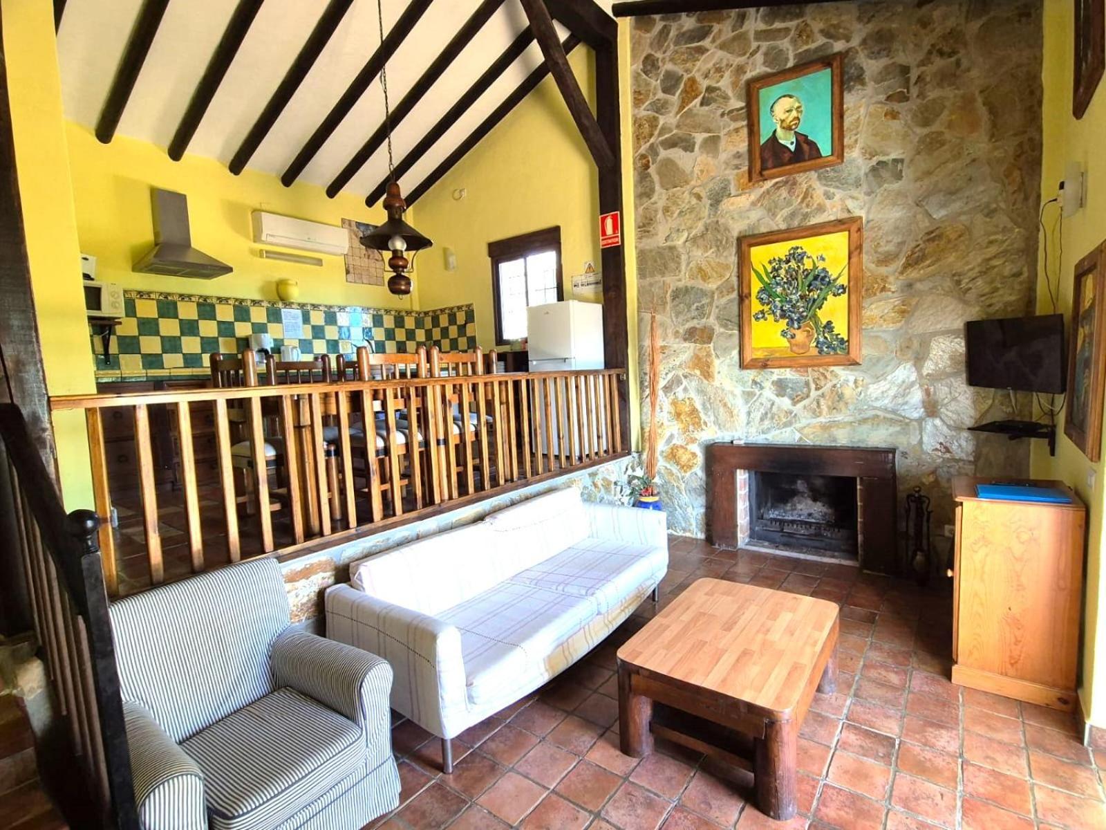 Rural Cottage, With Pool & Optional Private 6 Guests Jacuzzi Tolox Exterior photo